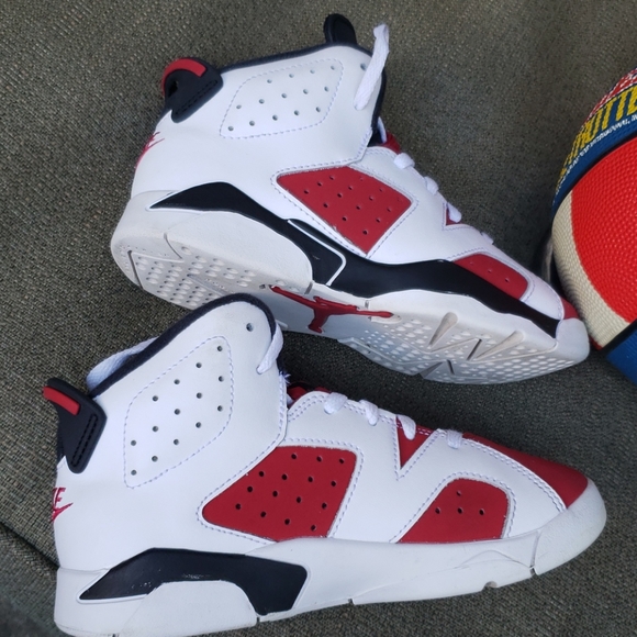 AIR JORDAN 6 RETRO CARMINE - Picture 11 of 17